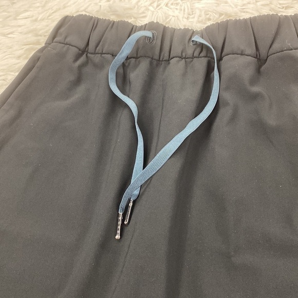 Lululemon On The Fly Skirt *21" Black - Picture 2 of 6